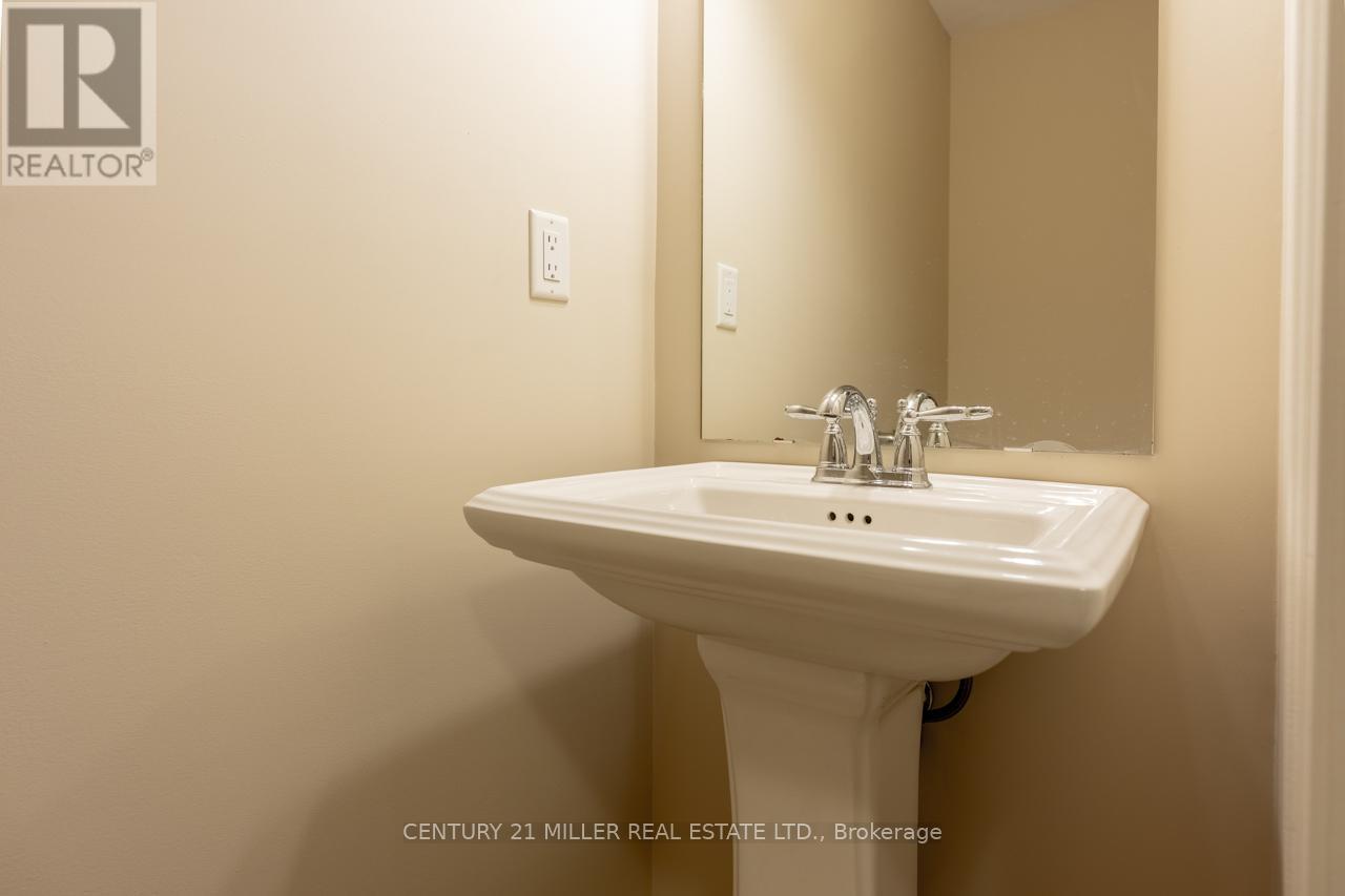 6 Andruss Lane, Hamilton, Ontario  L9G 0G7 - Photo 4 - X12428339