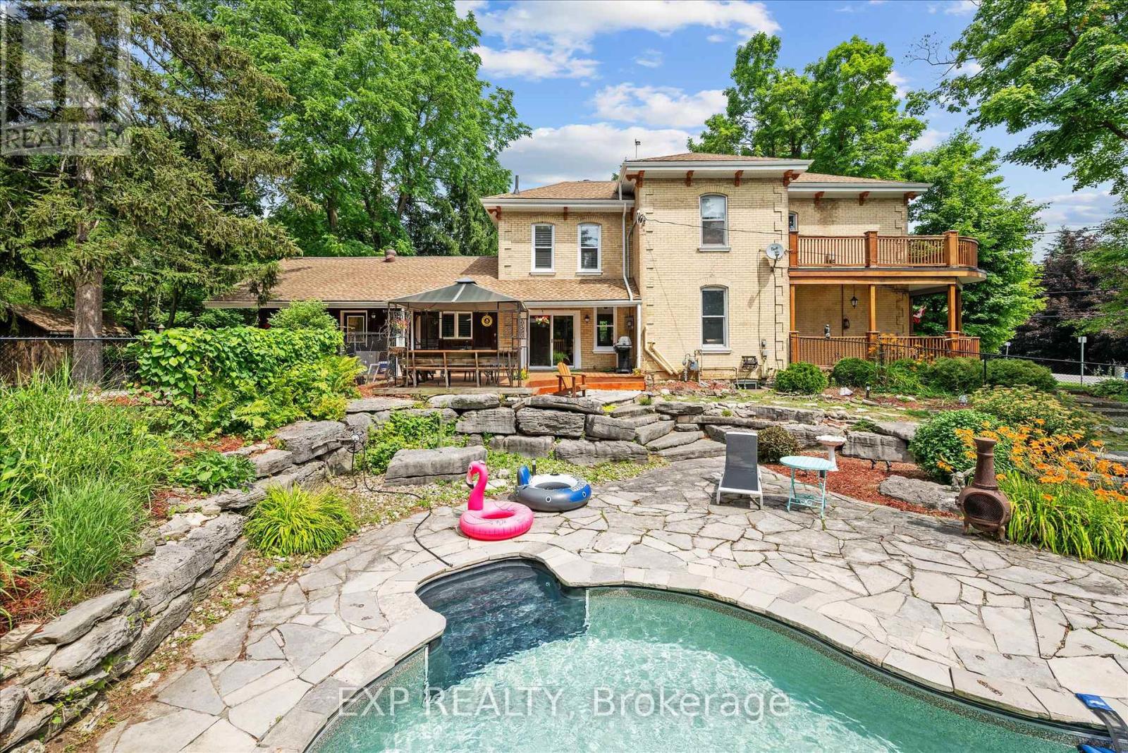 34 Field Road, Hamilton, Ontario  L0R 1R0 - Photo 1 - X12428387