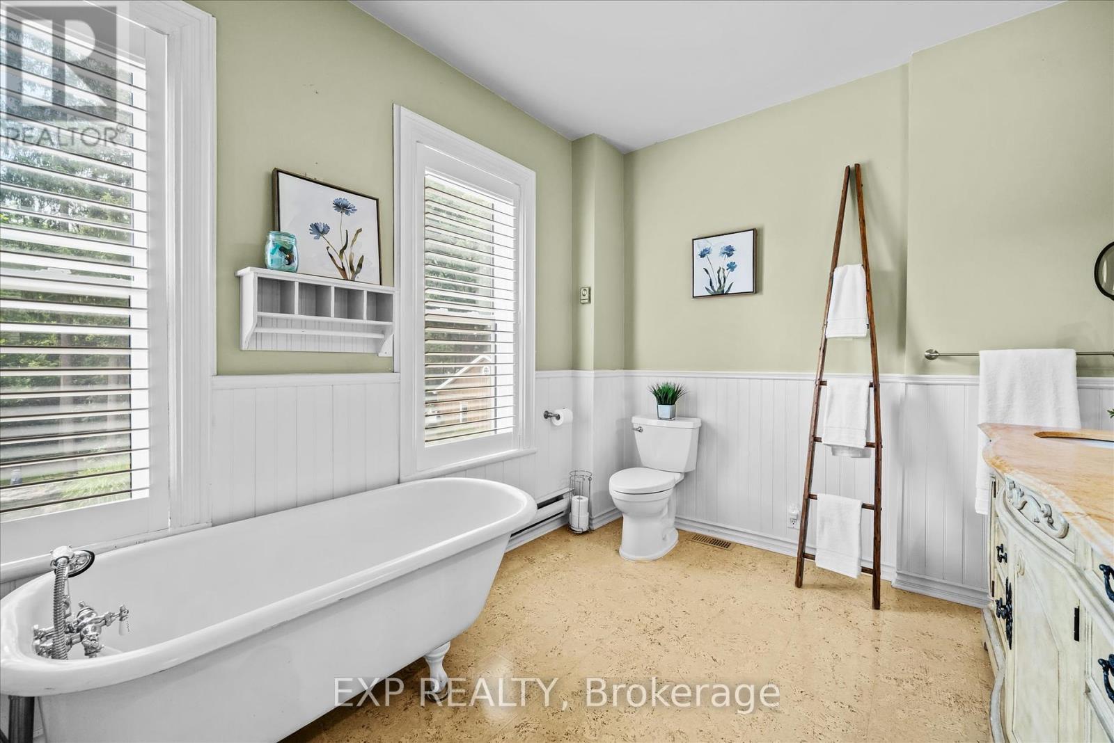 34 Field Road, Hamilton, Ontario  L0R 1R0 - Photo 24 - X12428387