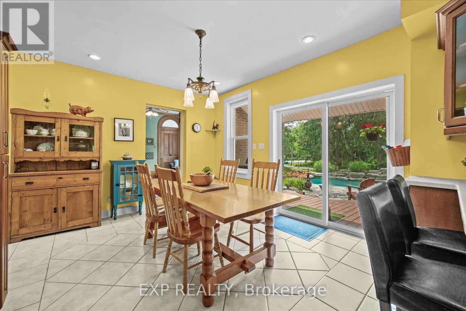 34 Field Road, Hamilton, Ontario  L0R 1R0 - Photo 6 - X12428387