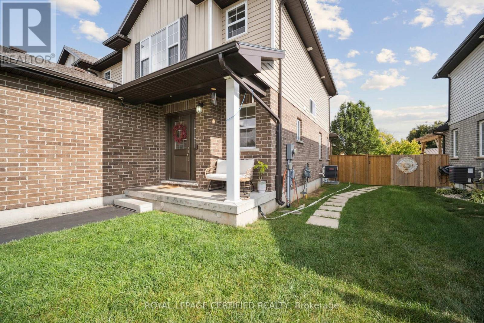 3 Minler Street E, Ingersoll, Ontario  N5C 0C9 - Photo 4 - X12428395
