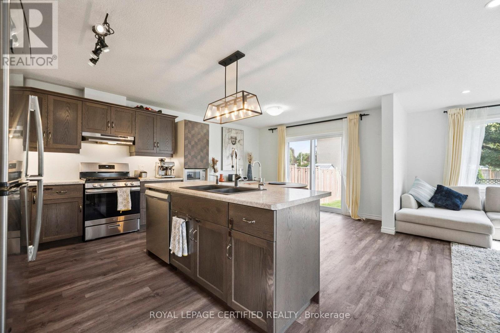 3 Minler Street E, Ingersoll, Ontario  N5C 0C9 - Photo 8 - X12428395