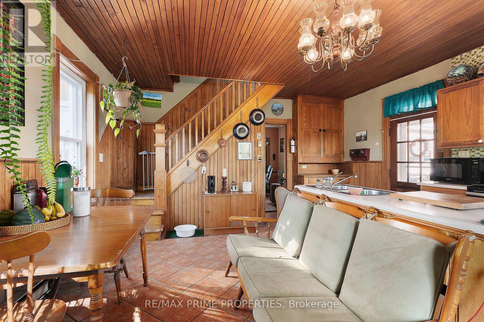 650 Concession 1 Road, Hawkesbury, Ontario  K0B 1B0 - Photo 8 - X12294349