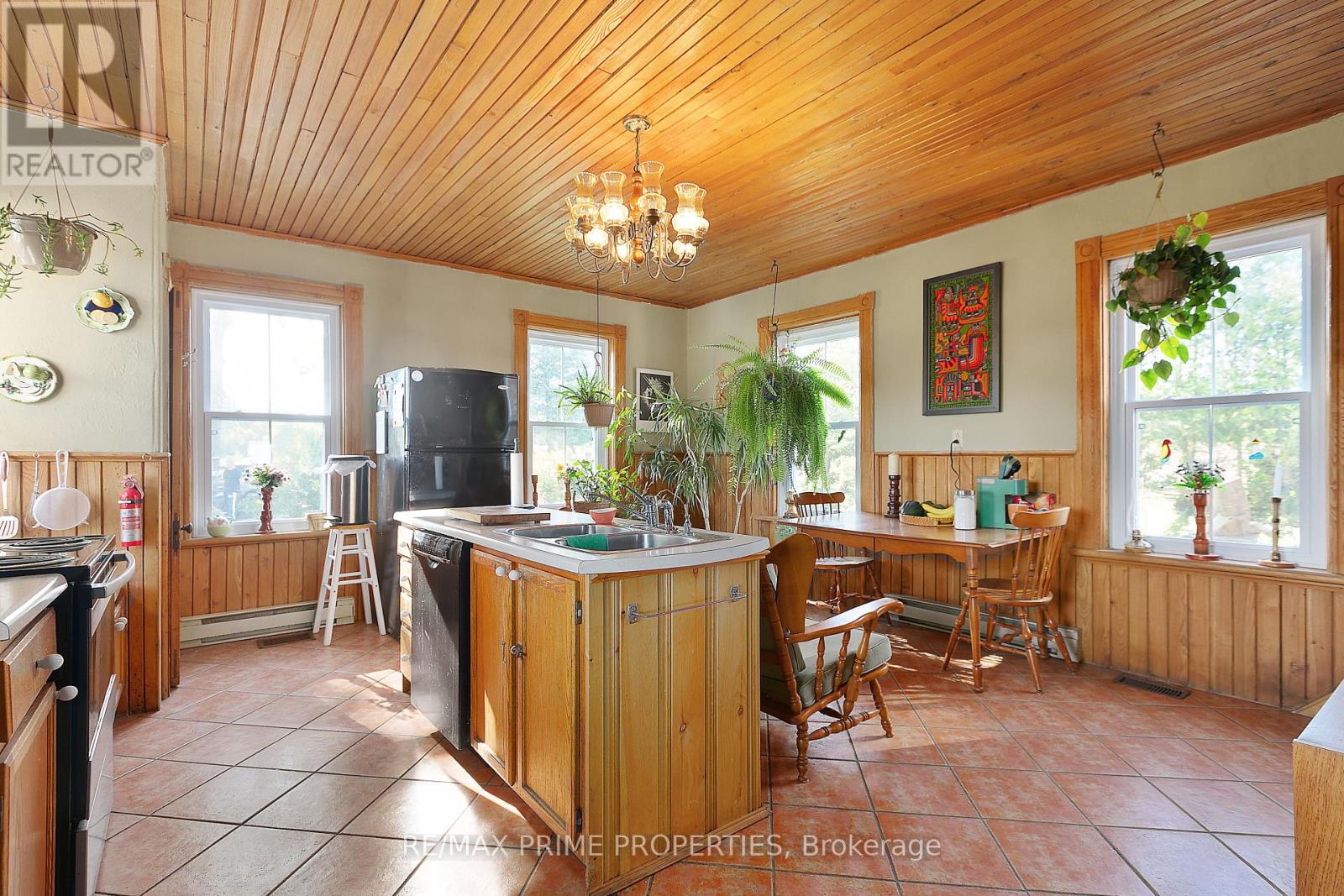 650 Concession 1 Road, Hawkesbury, Ontario  K0B 1B0 - Photo 7 - X12294349