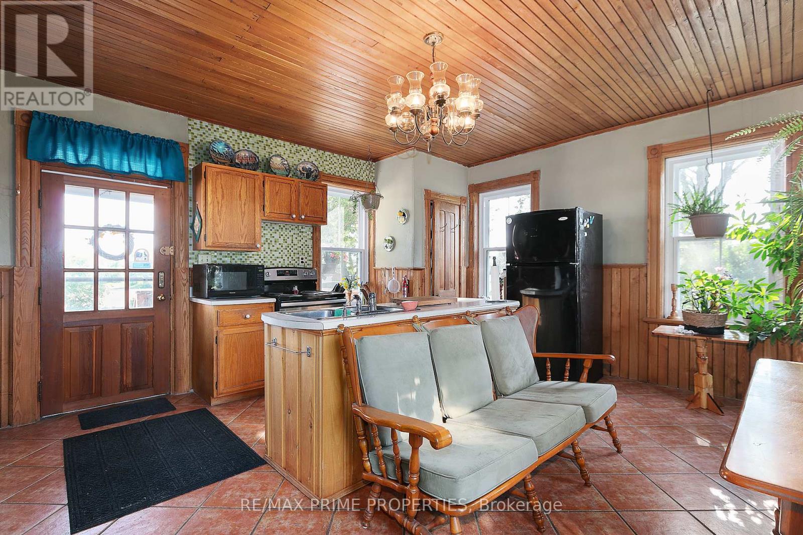 650 Concession 1 Road, Hawkesbury, Ontario  K0B 1B0 - Photo 9 - X12294349