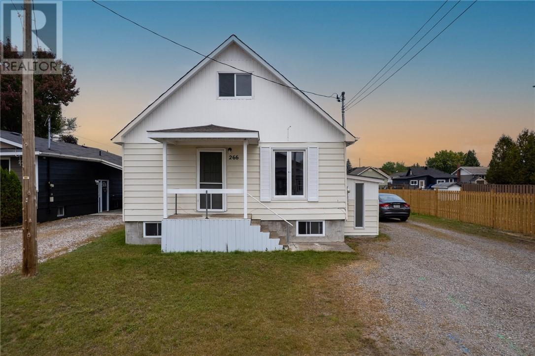 266 Albert Street, Espanola, Ontario  P5E 1H1 - Photo 2 - 2124936