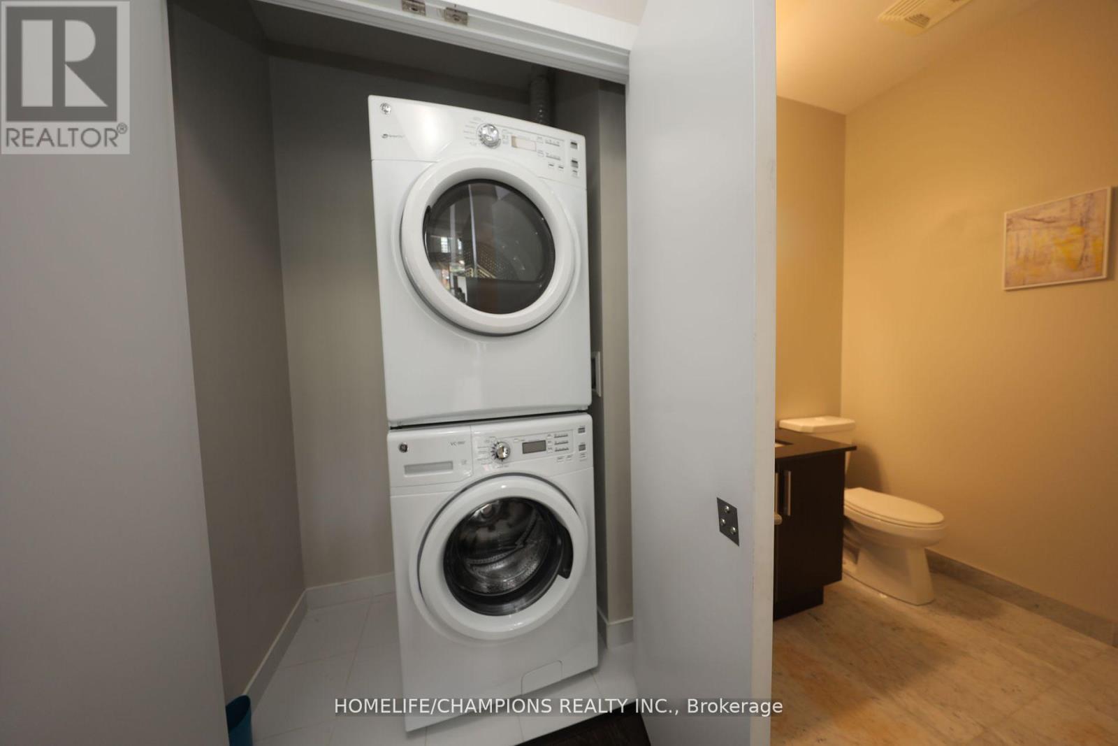 Th10 - 20 Bruyeres Mews, Toronto, Ontario  M5V 0G8 - Photo 26 - C12361652
