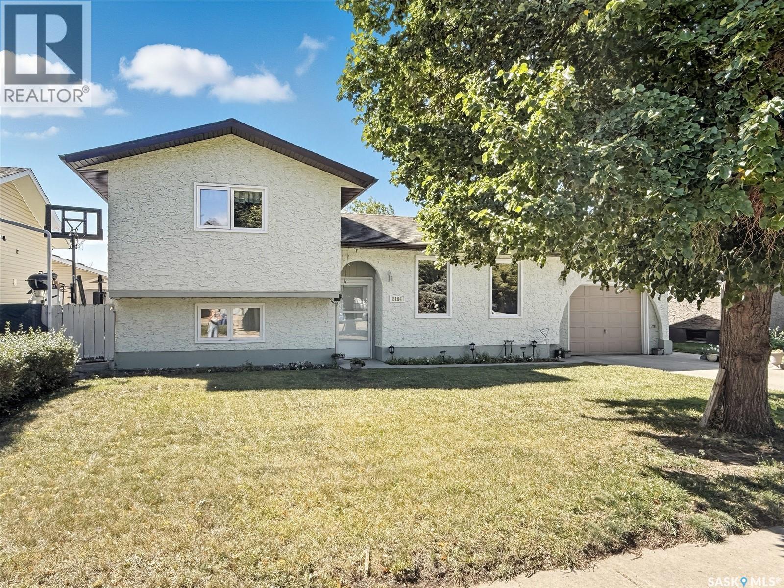 2184 Douglas AVENUE, North Battleford, Saskatchewan