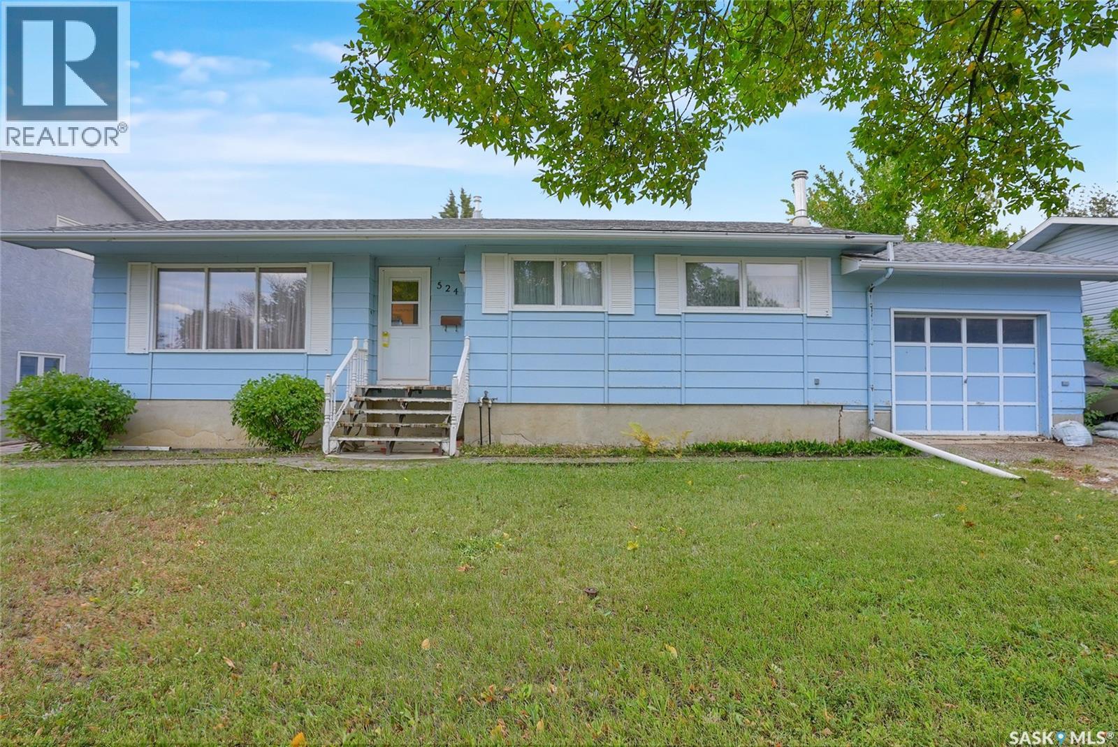 524 6th Avenue E, Assiniboia, Saskatchewan  S0H 0B0 - Photo 2 - SK019396