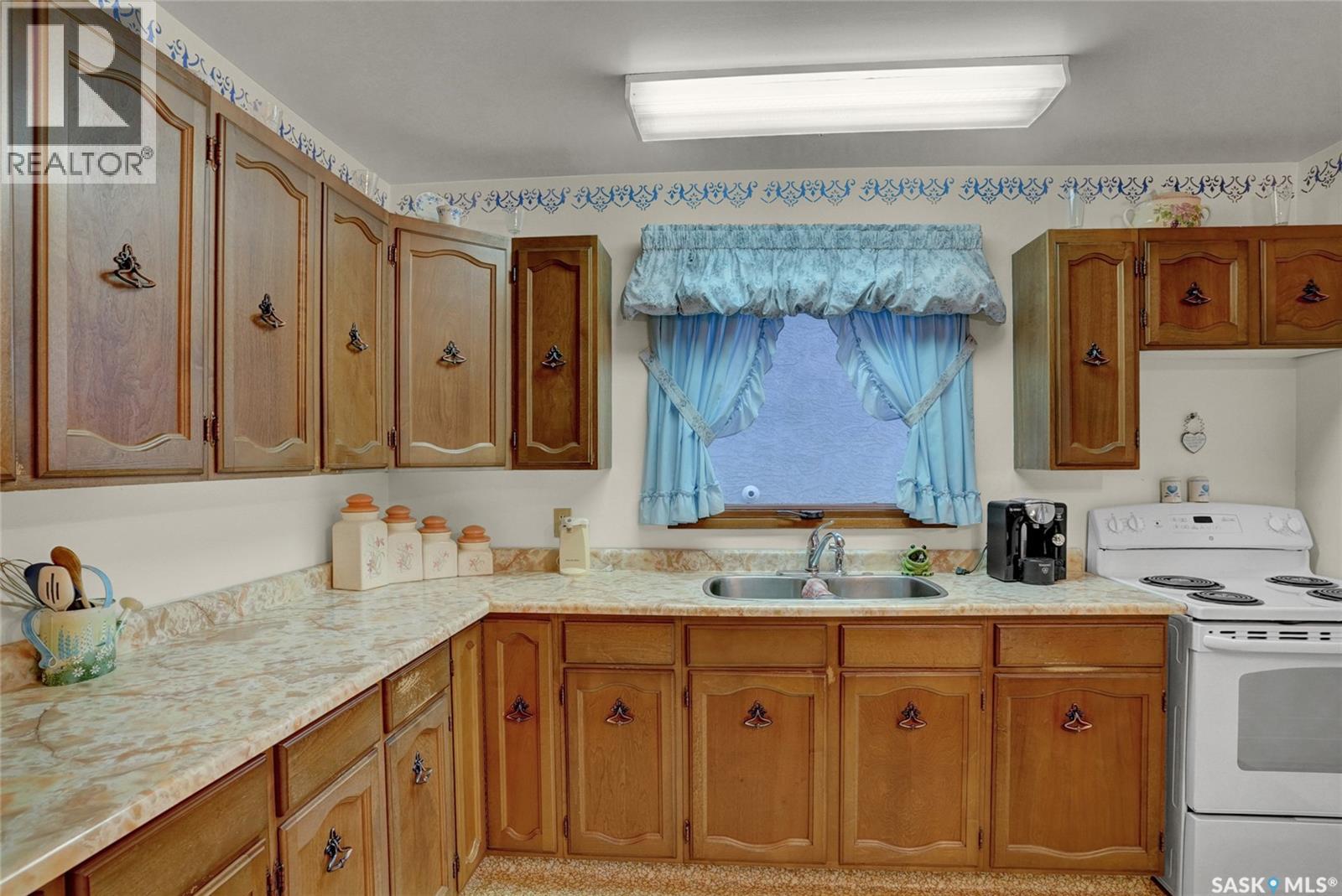524 6th Avenue E, Assiniboia, Saskatchewan  S0H 0B0 - Photo 6 - SK019396