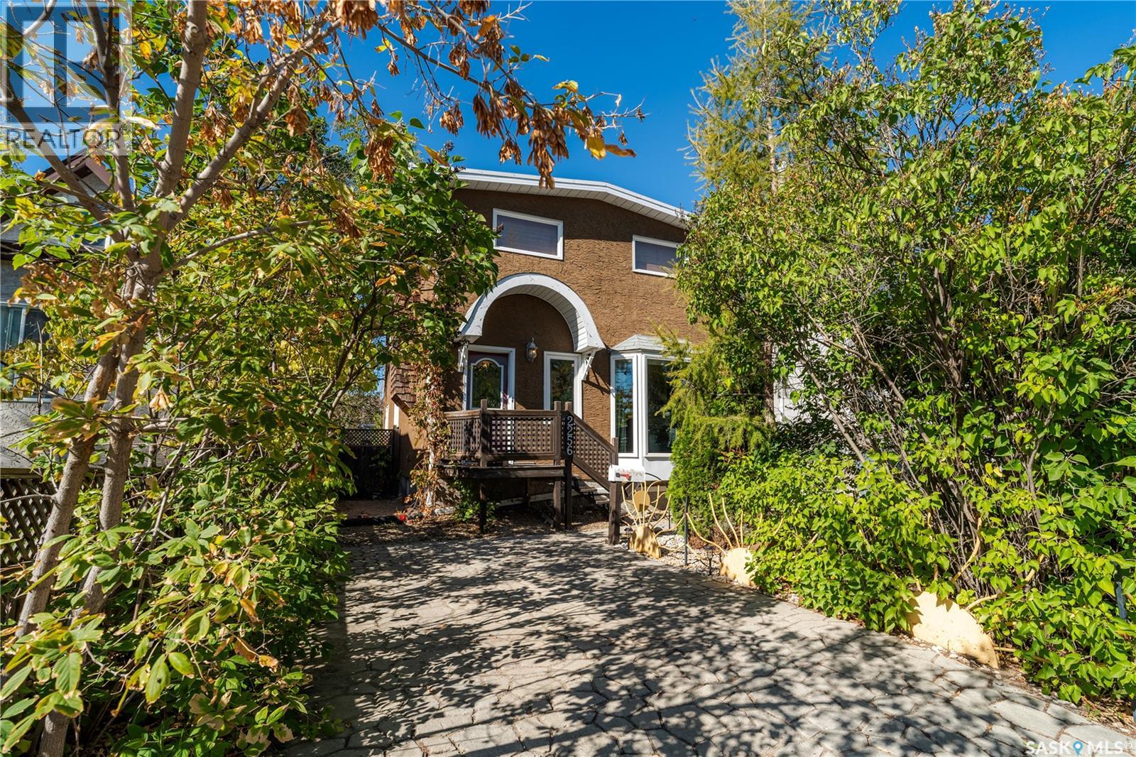 2256 PASQUA STREET, Regina, Saskatchewan