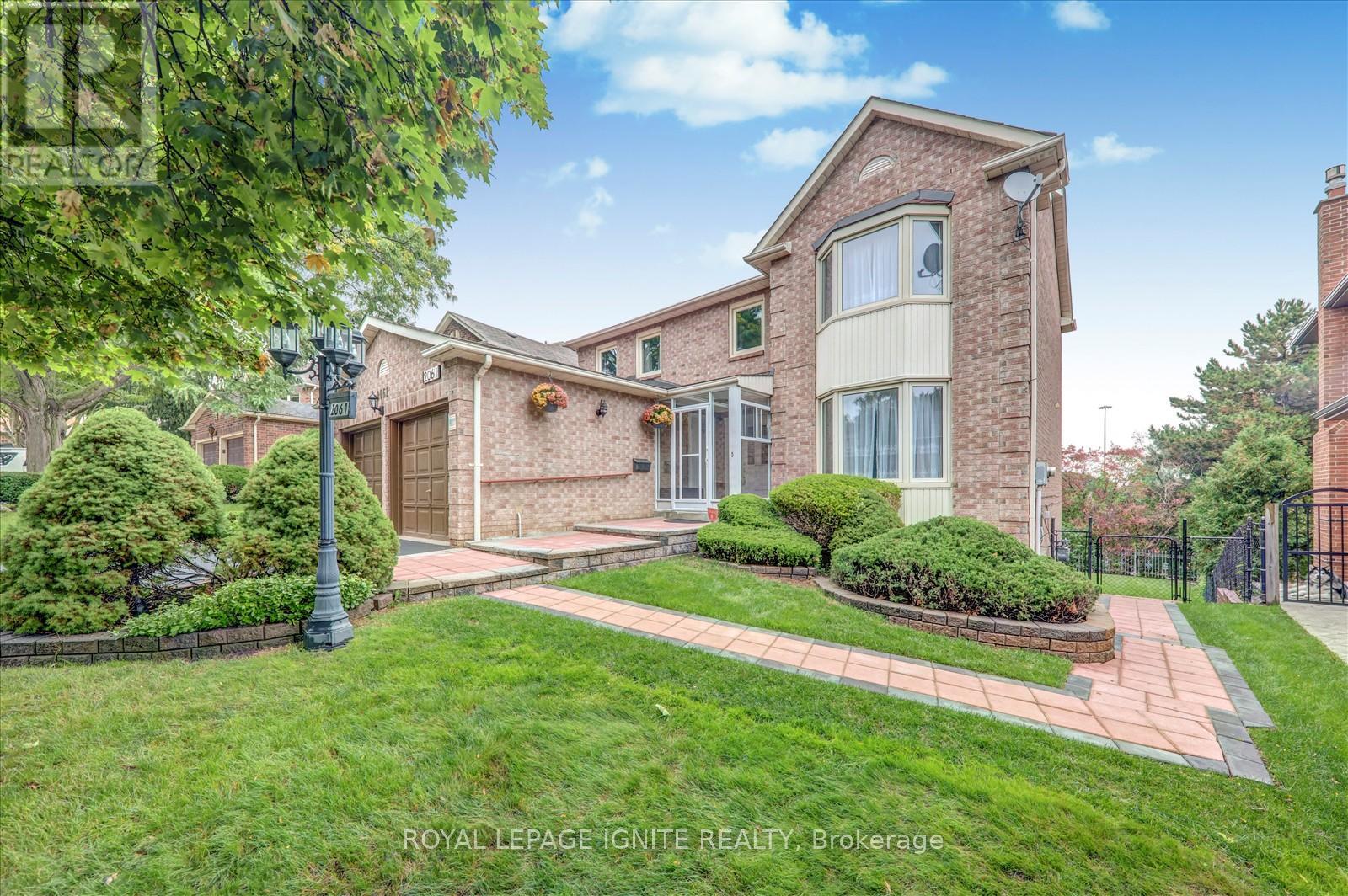 2061 FOLKWAY DRIVE, Mississauga, Ontario