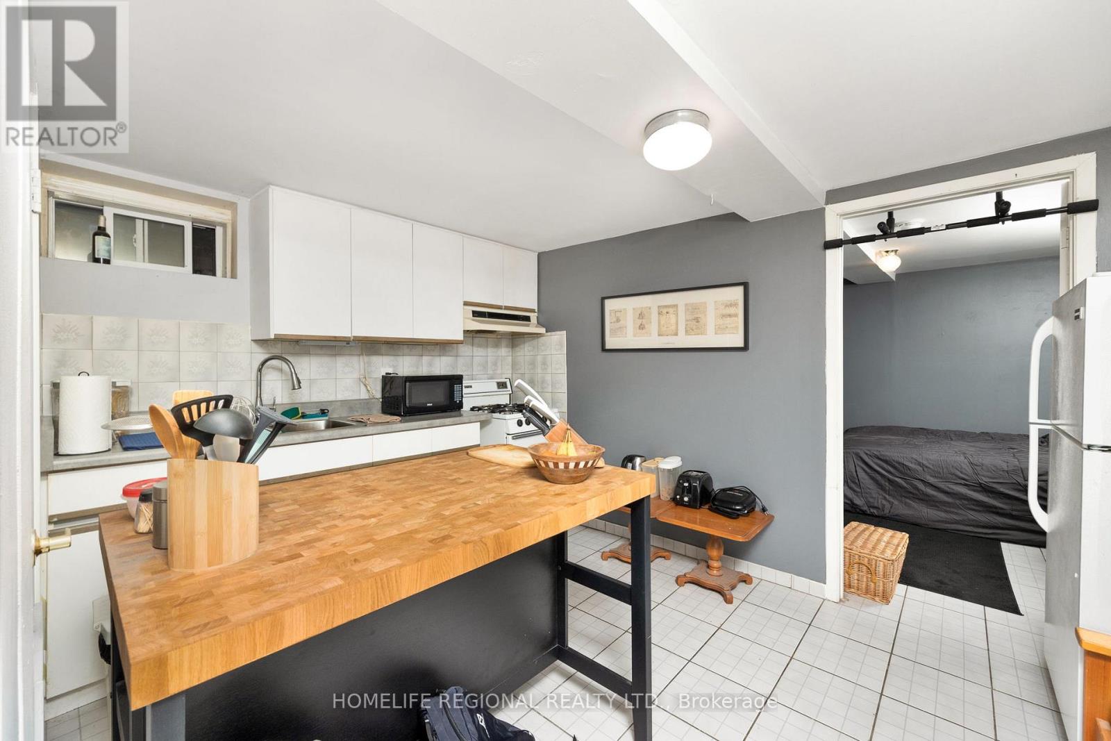 200 Roxton Road, Toronto, Ontario  M6J 2Y5 - Photo 32 - C12428462