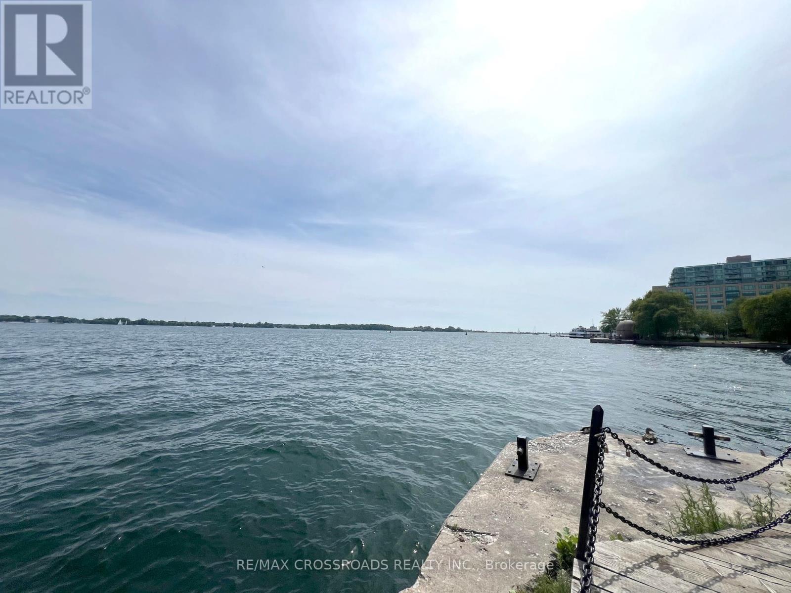 2212 - 33 Harbour Square, Toronto, Ontario  M5J 2G2 - Photo 11 - C12428482