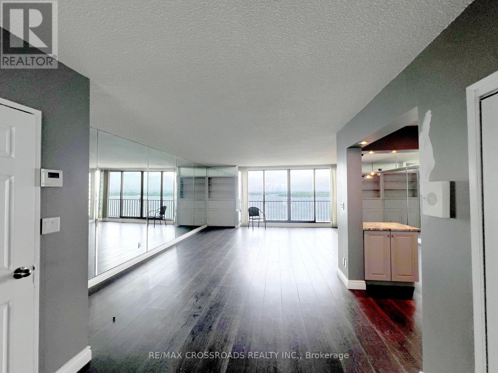2212 - 33 Harbour Square, Toronto, Ontario  M5J 2G2 - Photo 2 - C12428482