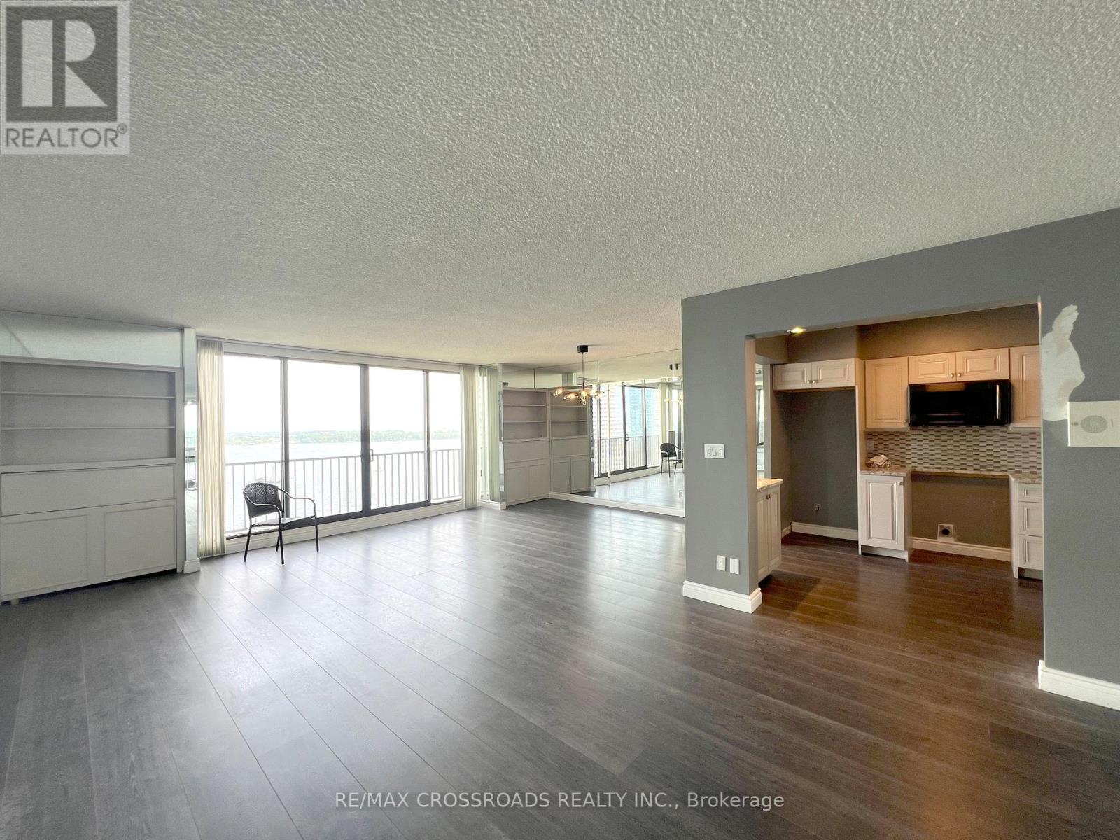 2212 - 33 Harbour Square, Toronto, Ontario  M5J 2G2 - Photo 3 - C12428482