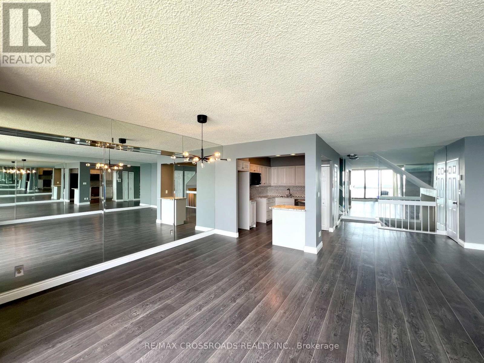 2212 - 33 Harbour Square, Toronto, Ontario  M5J 2G2 - Photo 6 - C12428482