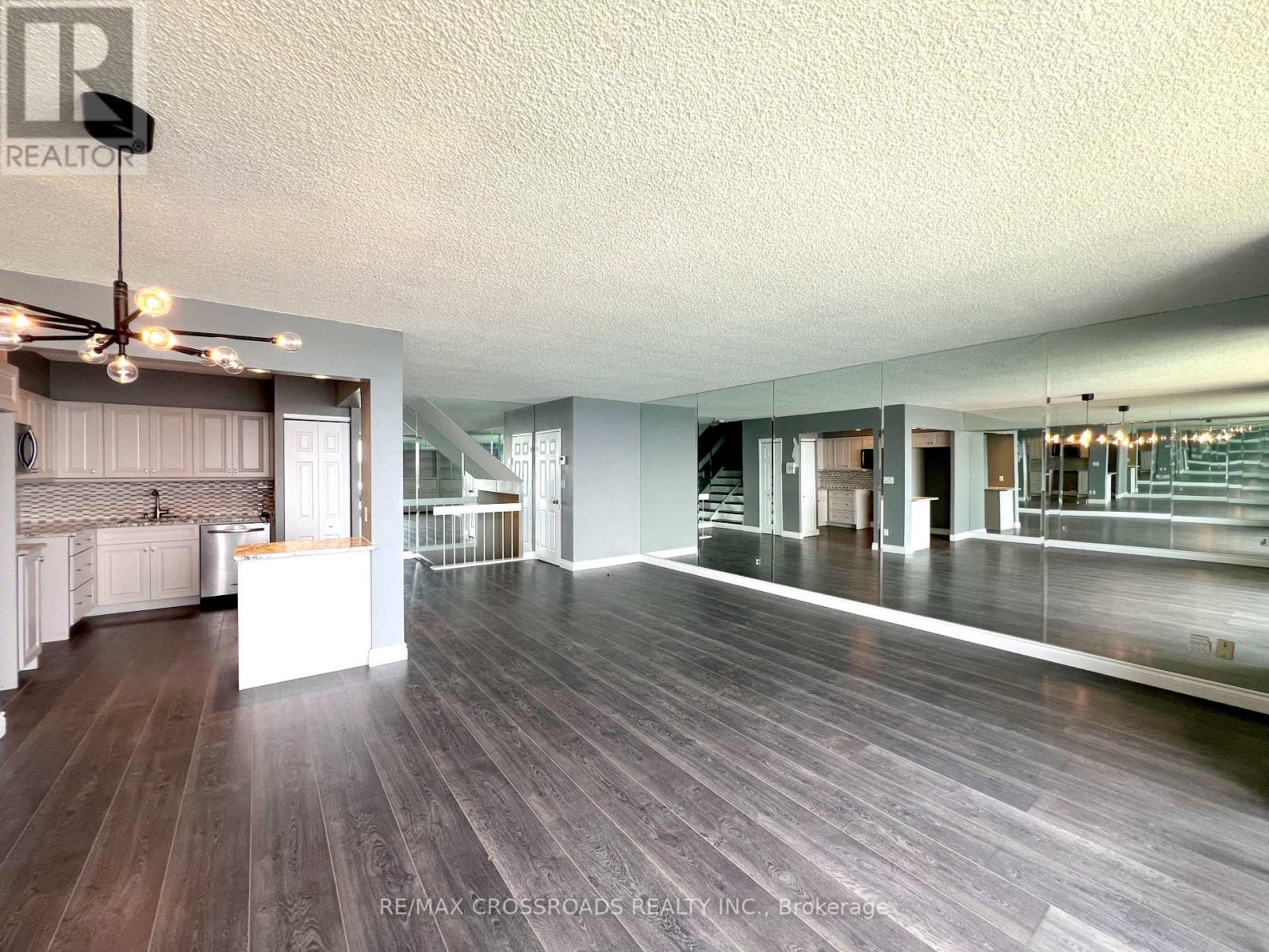 2212 - 33 Harbour Square, Toronto, Ontario  M5J 2G2 - Photo 7 - C12428482