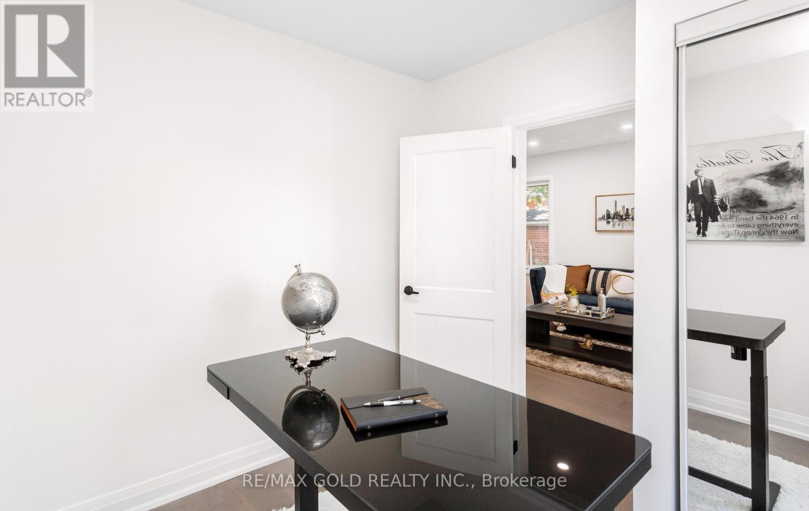 316 Ellerslie Avenue, Toronto, Ontario  M2R 1B7 - Photo 13 - C12428551