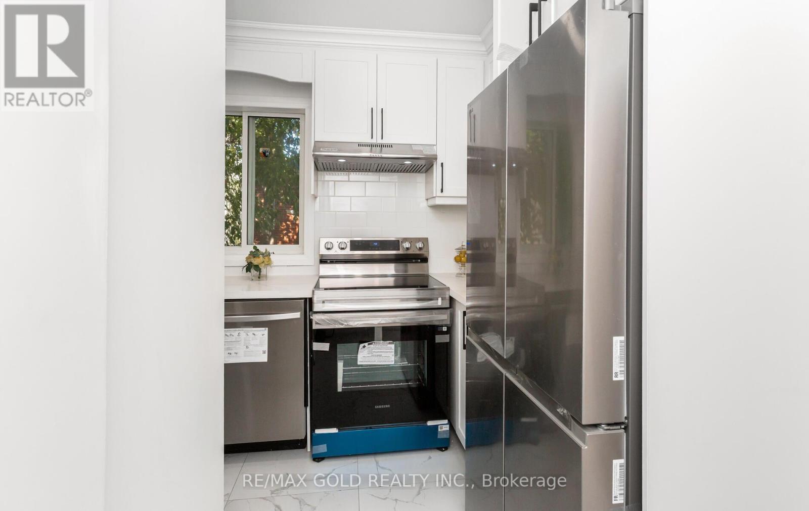 316 Ellerslie Avenue, Toronto, Ontario  M2R 1B7 - Photo 14 - C12428551
