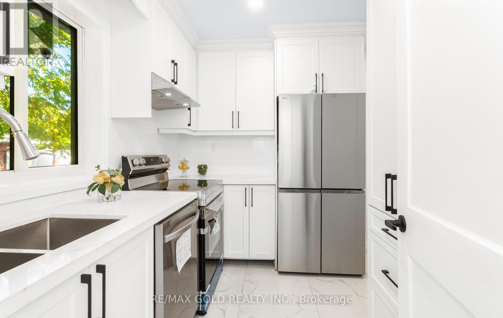 316 Ellerslie Avenue, Toronto, Ontario  M2R 1B7 - Photo 17 - C12428551