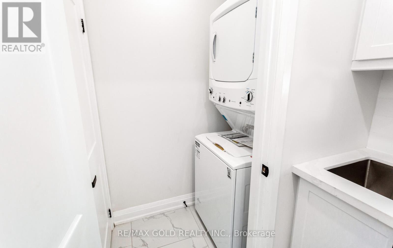 316 Ellerslie Avenue, Toronto, Ontario  M2R 1B7 - Photo 18 - C12428551