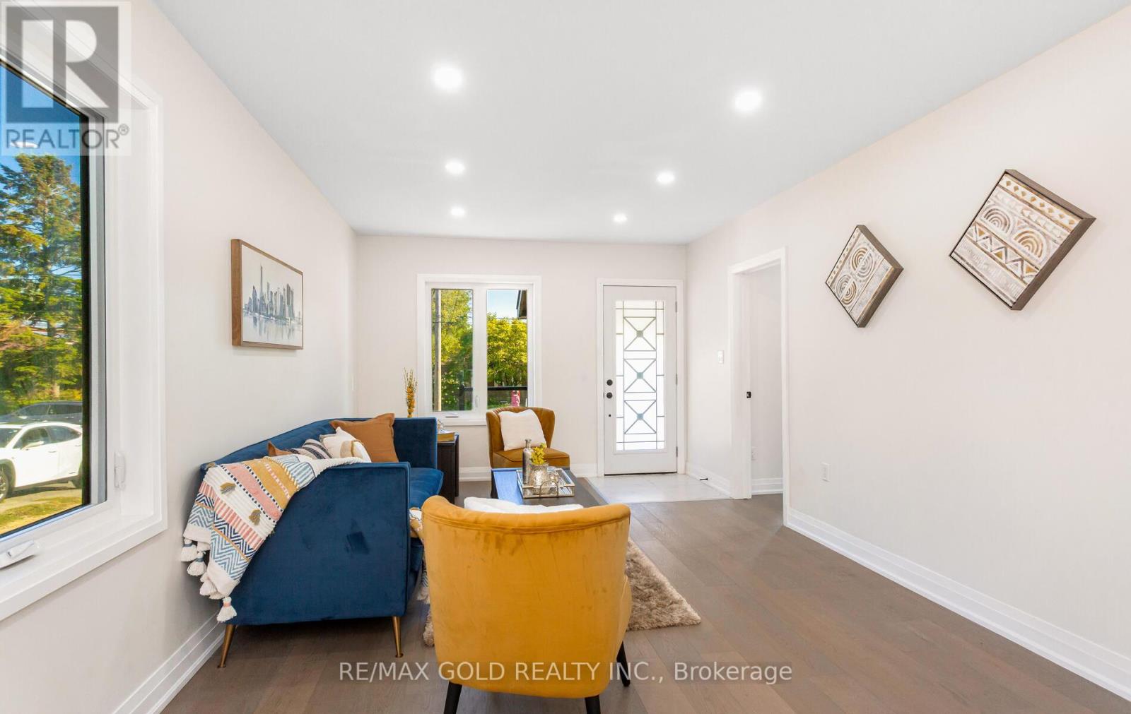 316 Ellerslie Avenue, Toronto, Ontario  M2R 1B7 - Photo 4 - C12428551