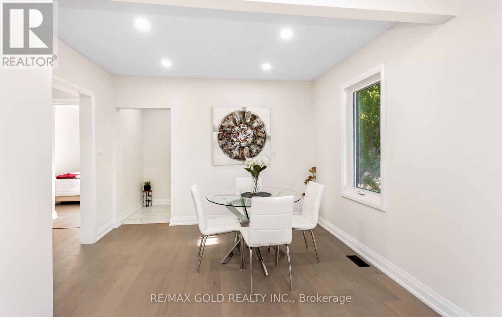316 Ellerslie Avenue, Toronto, Ontario  M2R 1B7 - Photo 8 - C12428551