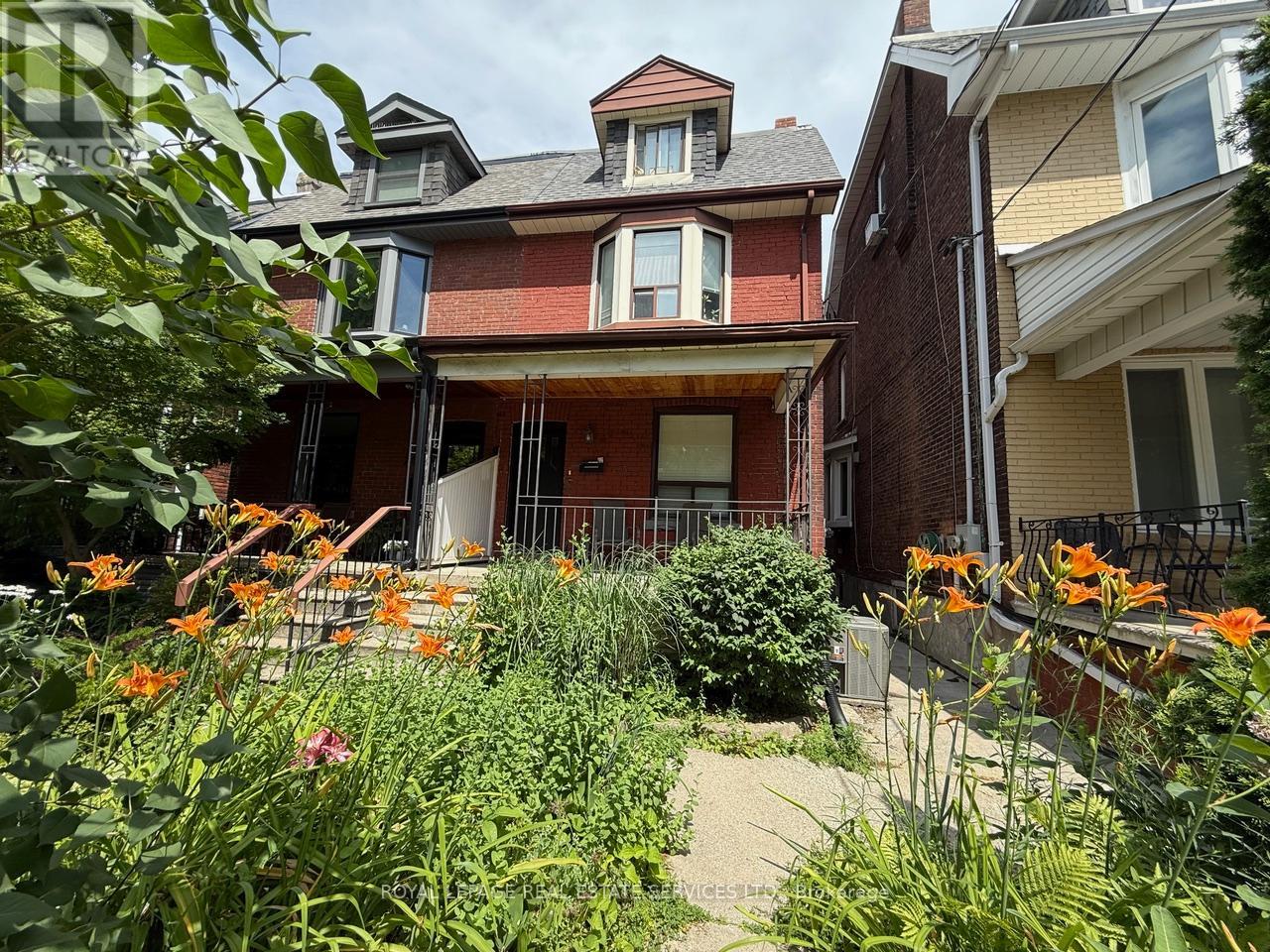 263 Grace Street, Toronto, Ontario  M6G 3A7 - Photo 1 - C12422438