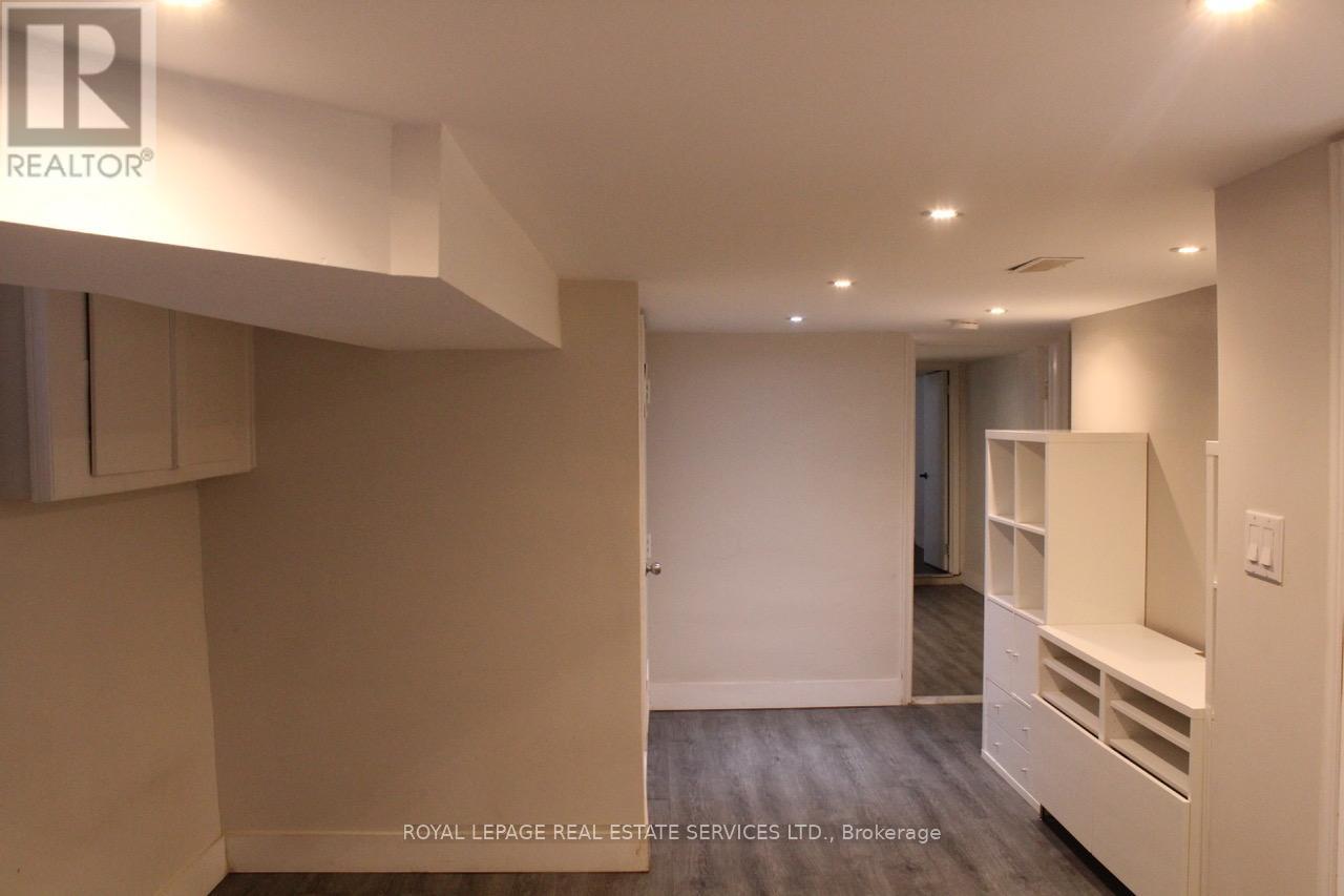 263 Grace Street, Toronto, Ontario  M6G 3A7 - Photo 8 - C12422438