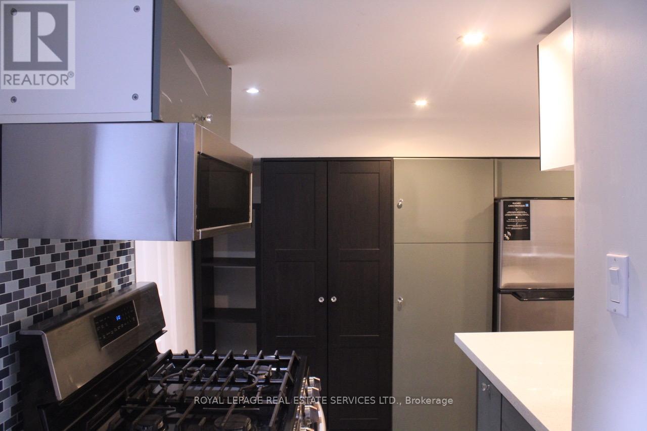 263 Grace Street, Toronto, Ontario  M6G 3A7 - Photo 3 - C12422438