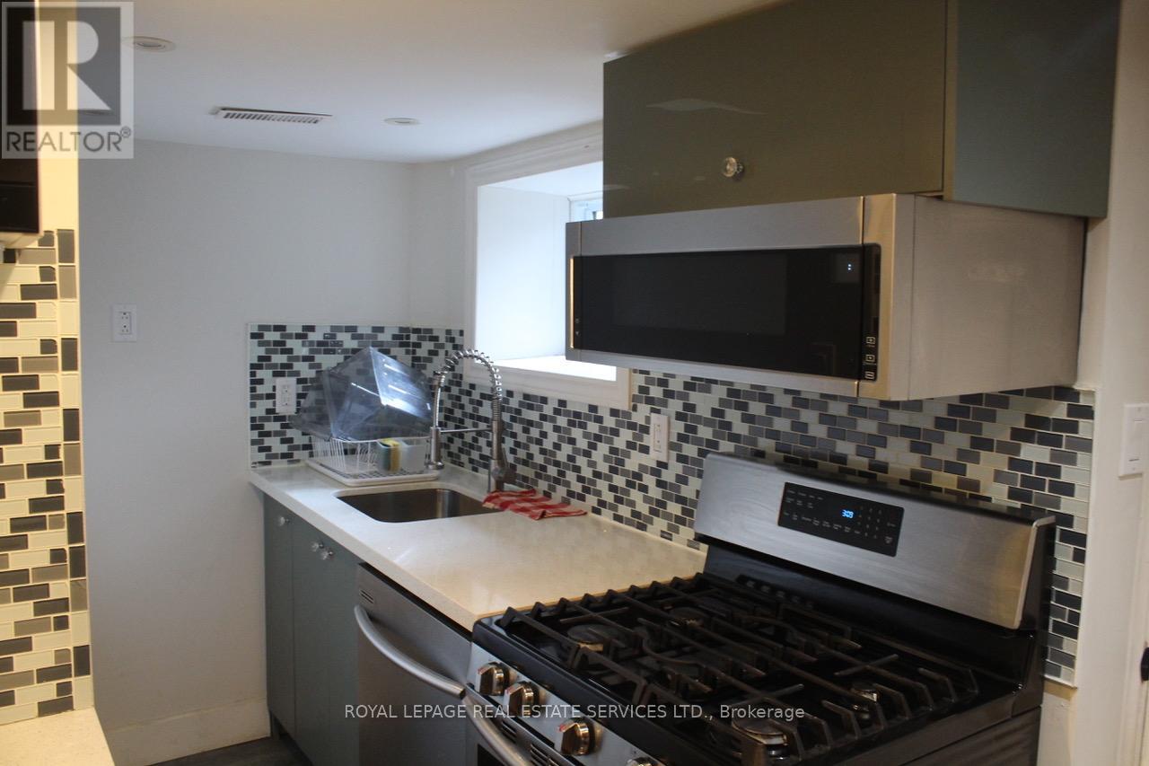 263 Grace Street, Toronto, Ontario  M6G 3A7 - Photo 2 - C12422438