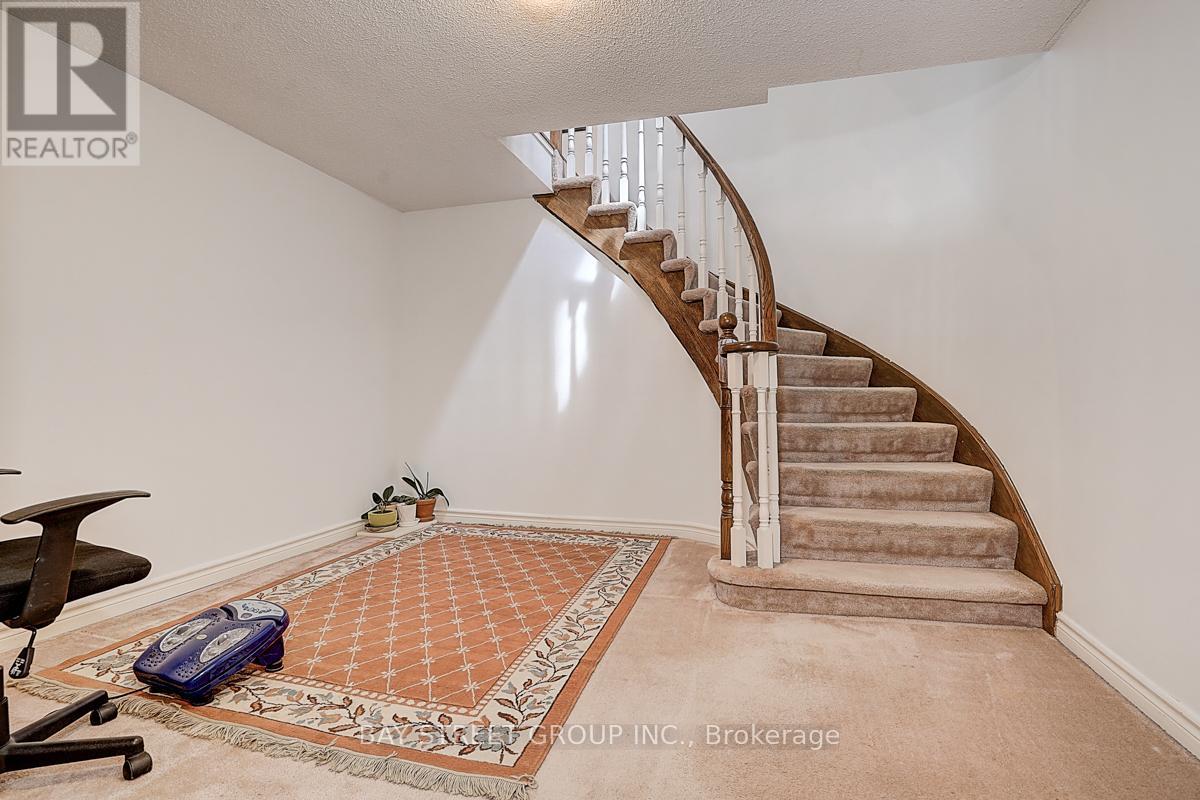 354 Rouge Hill Court, Pickering, Ontario  L1V 6L5 - Photo 31 - E12428469