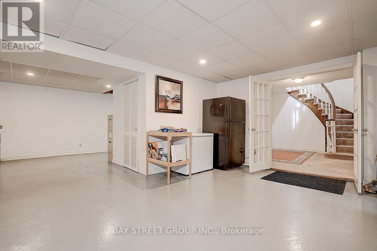 354 Rouge Hill Court, Pickering, Ontario  L1V 6L5 - Photo 32 - E12428469