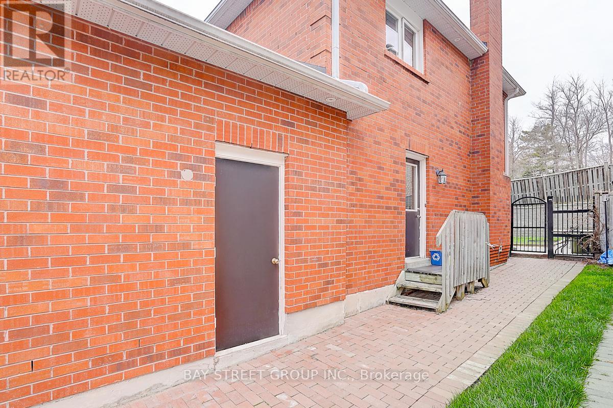 354 Rouge Hill Court, Pickering, Ontario  L1V 6L5 - Photo 37 - E12428469