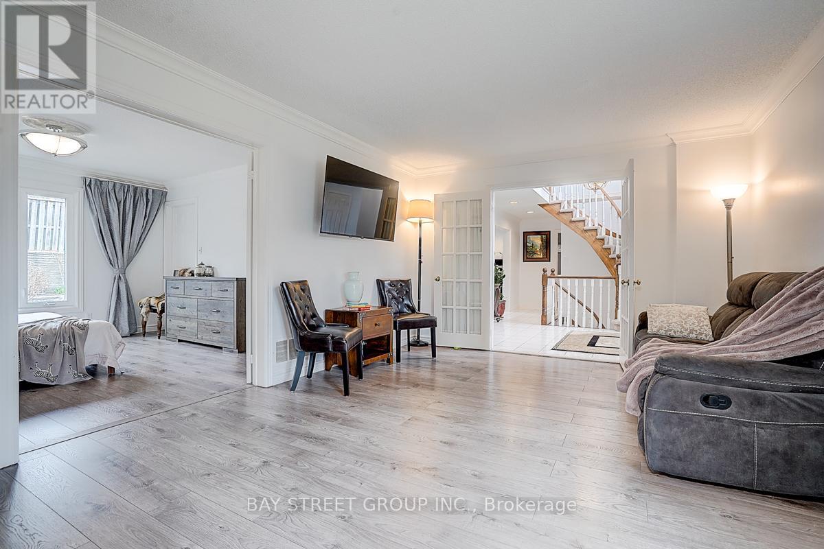 354 Rouge Hill Court, Pickering, Ontario  L1V 6L5 - Photo 8 - E12428469