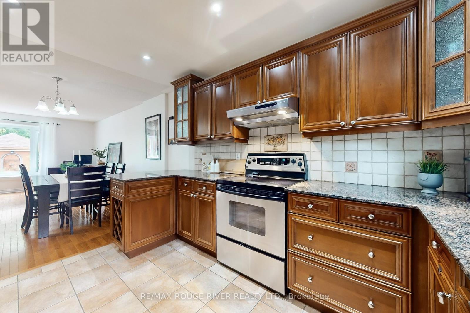 817 Finley Avenue, Ajax, Ontario  L1S 3S1 - Photo 10 - E12428521