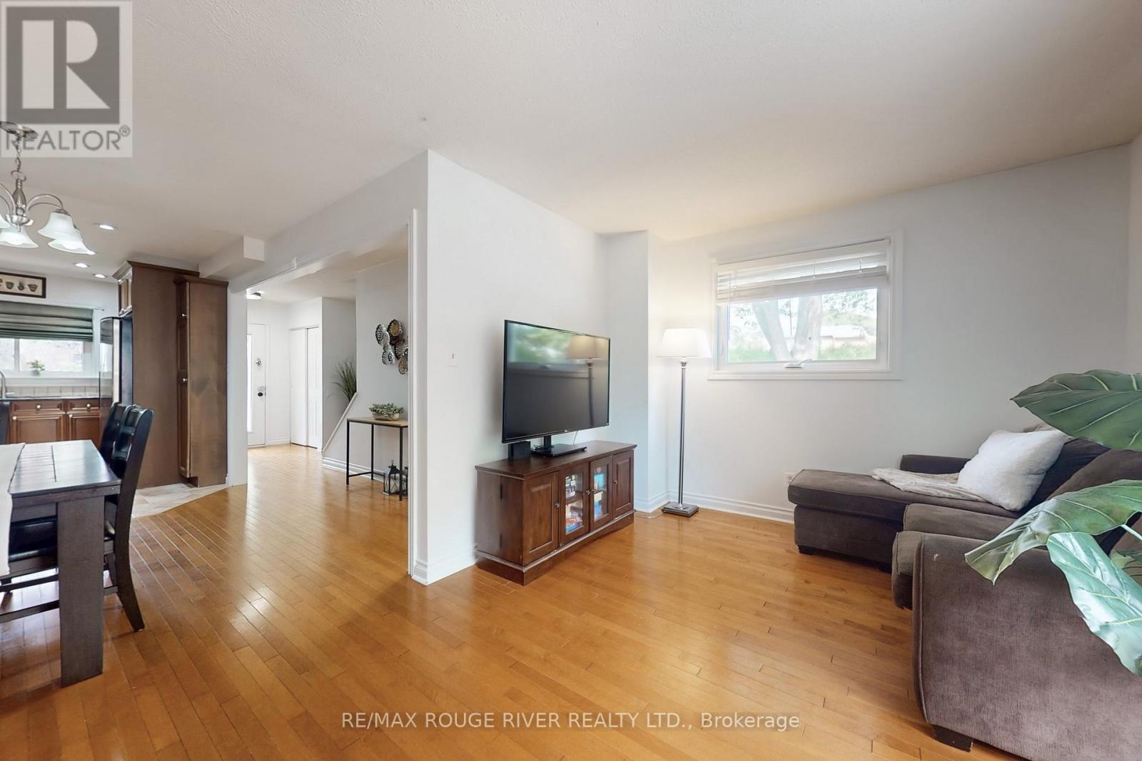817 Finley Avenue, Ajax, Ontario  L1S 3S1 - Photo 4 - E12428521