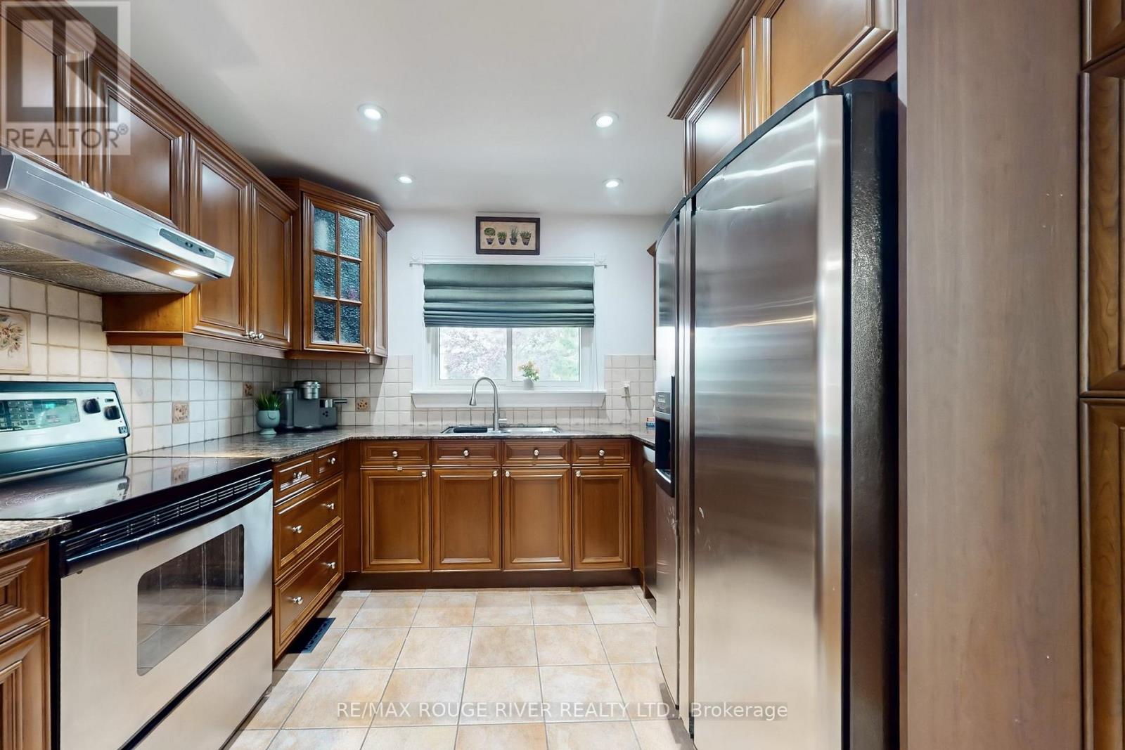817 Finley Avenue, Ajax, Ontario  L1S 3S1 - Photo 8 - E12428521