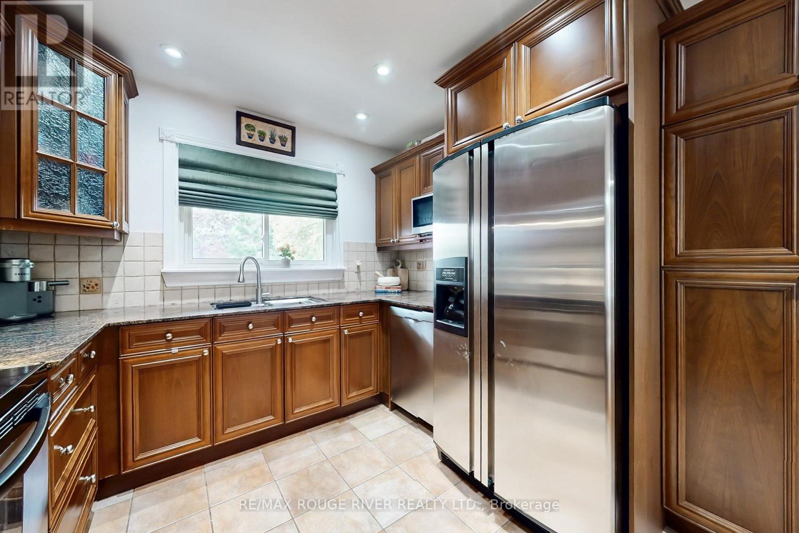 817 Finley Avenue, Ajax, Ontario  L1S 3S1 - Photo 9 - E12428521