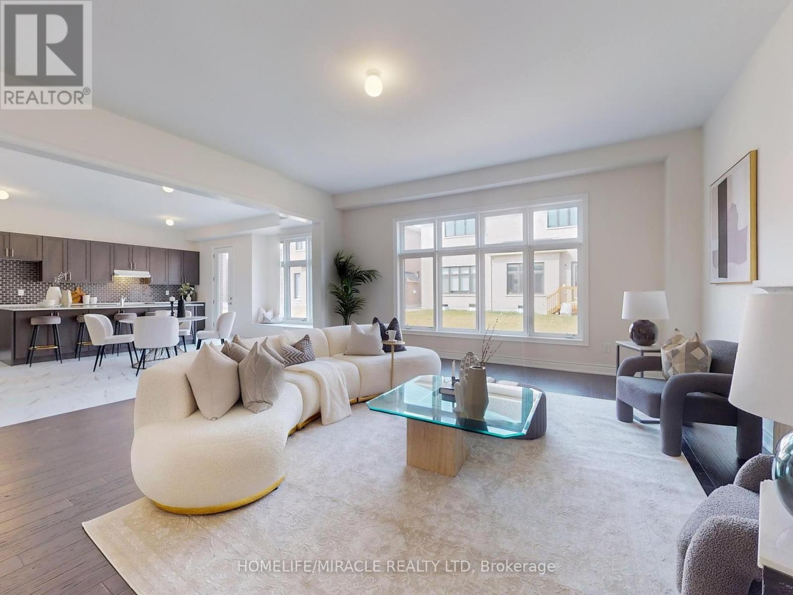 25 Joiner Circle, Whitchurch-Stouffville, Ontario  L4A 4W9 - Photo 10 - N12428431
