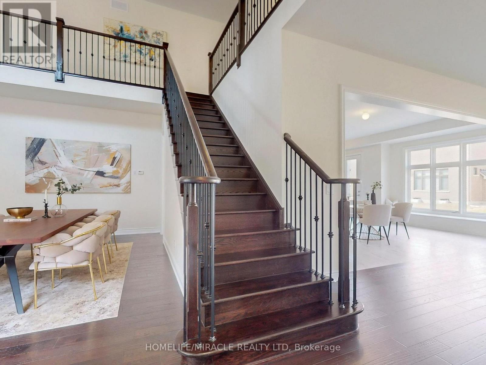 25 Joiner Circle, Whitchurch-Stouffville, Ontario  L4A 4W9 - Photo 23 - N12428431