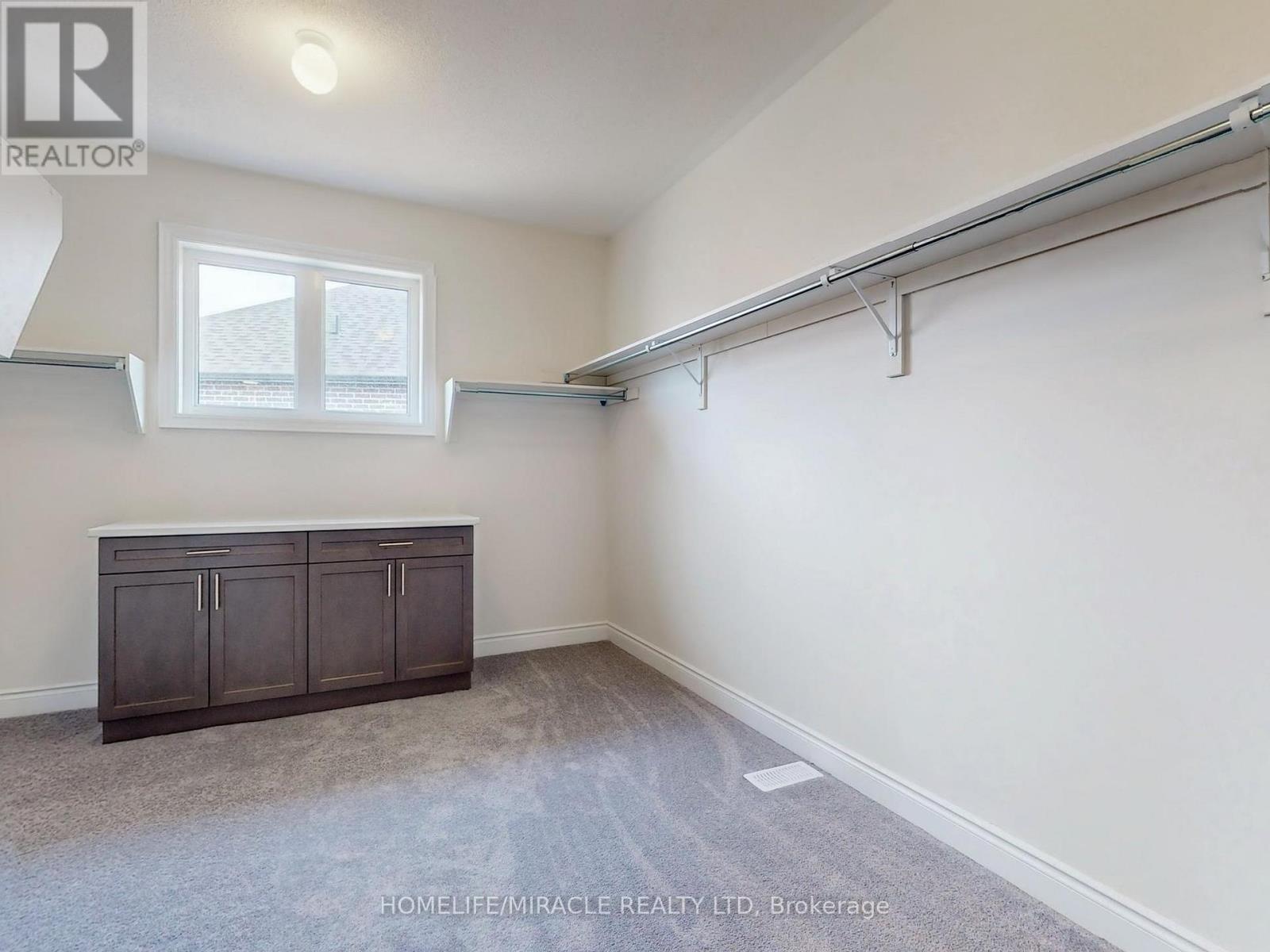 25 Joiner Circle, Whitchurch-Stouffville, Ontario  L4A 4W9 - Photo 33 - N12428431