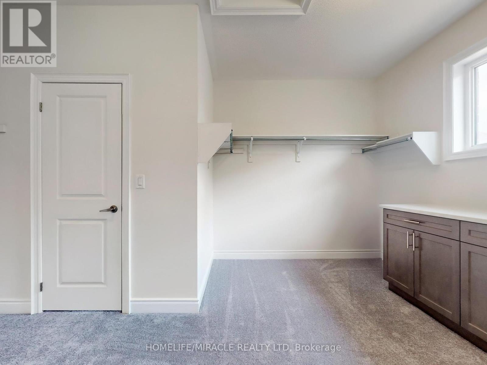25 Joiner Circle, Whitchurch-Stouffville, Ontario  L4A 4W9 - Photo 34 - N12428431