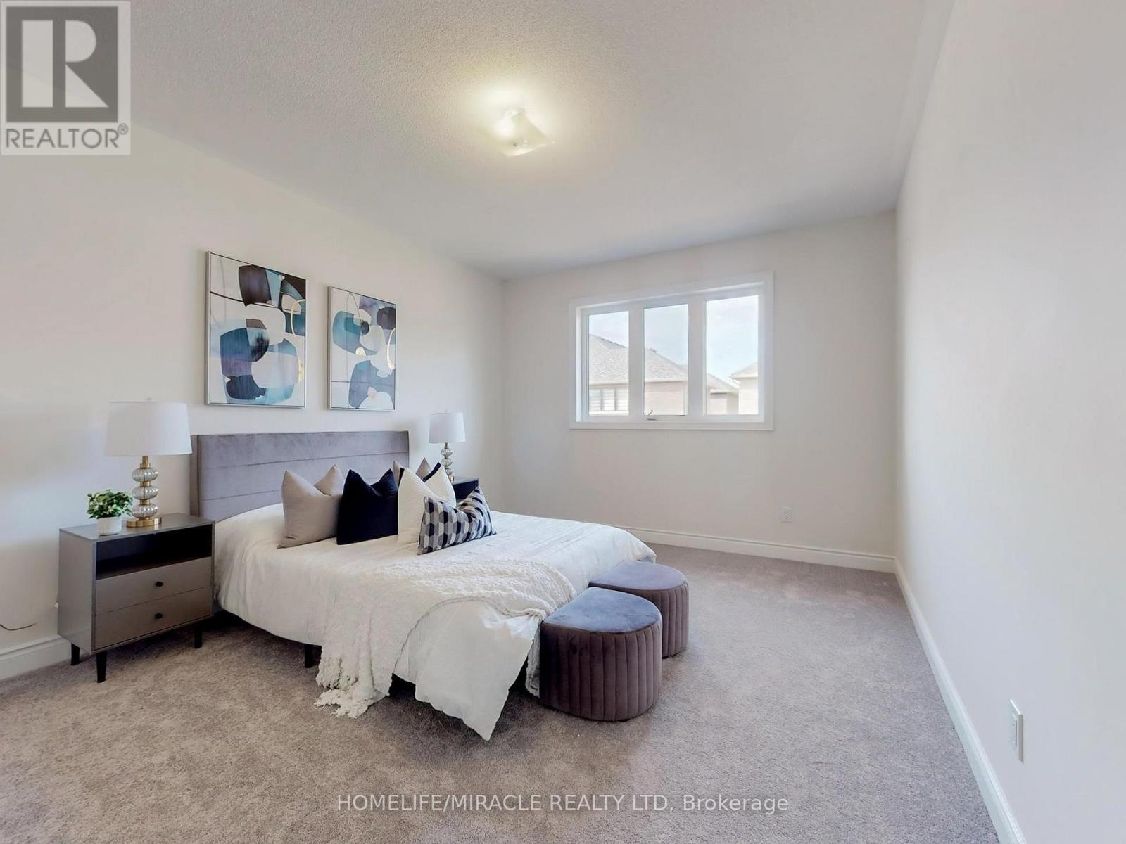 25 Joiner Circle, Whitchurch-Stouffville, Ontario  L4A 4W9 - Photo 35 - N12428431