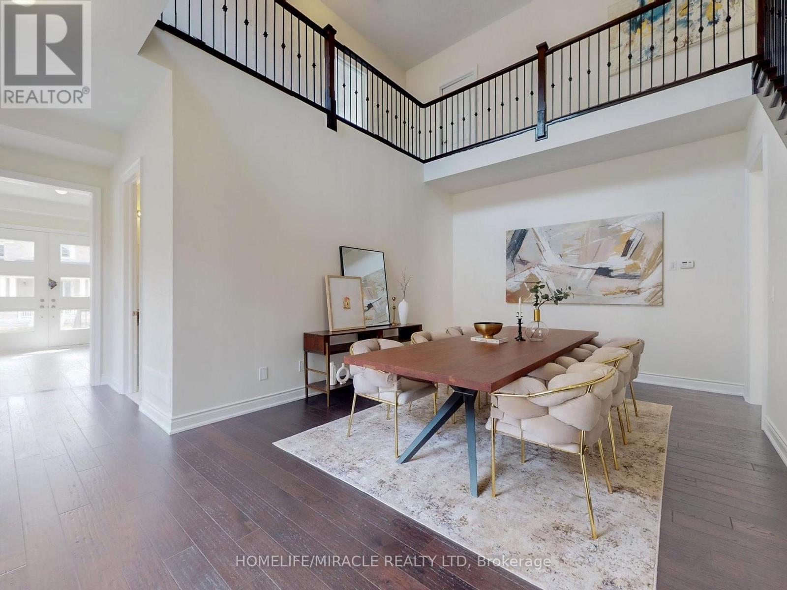 25 Joiner Circle, Whitchurch-Stouffville, Ontario  L4A 4W9 - Photo 7 - N12428431