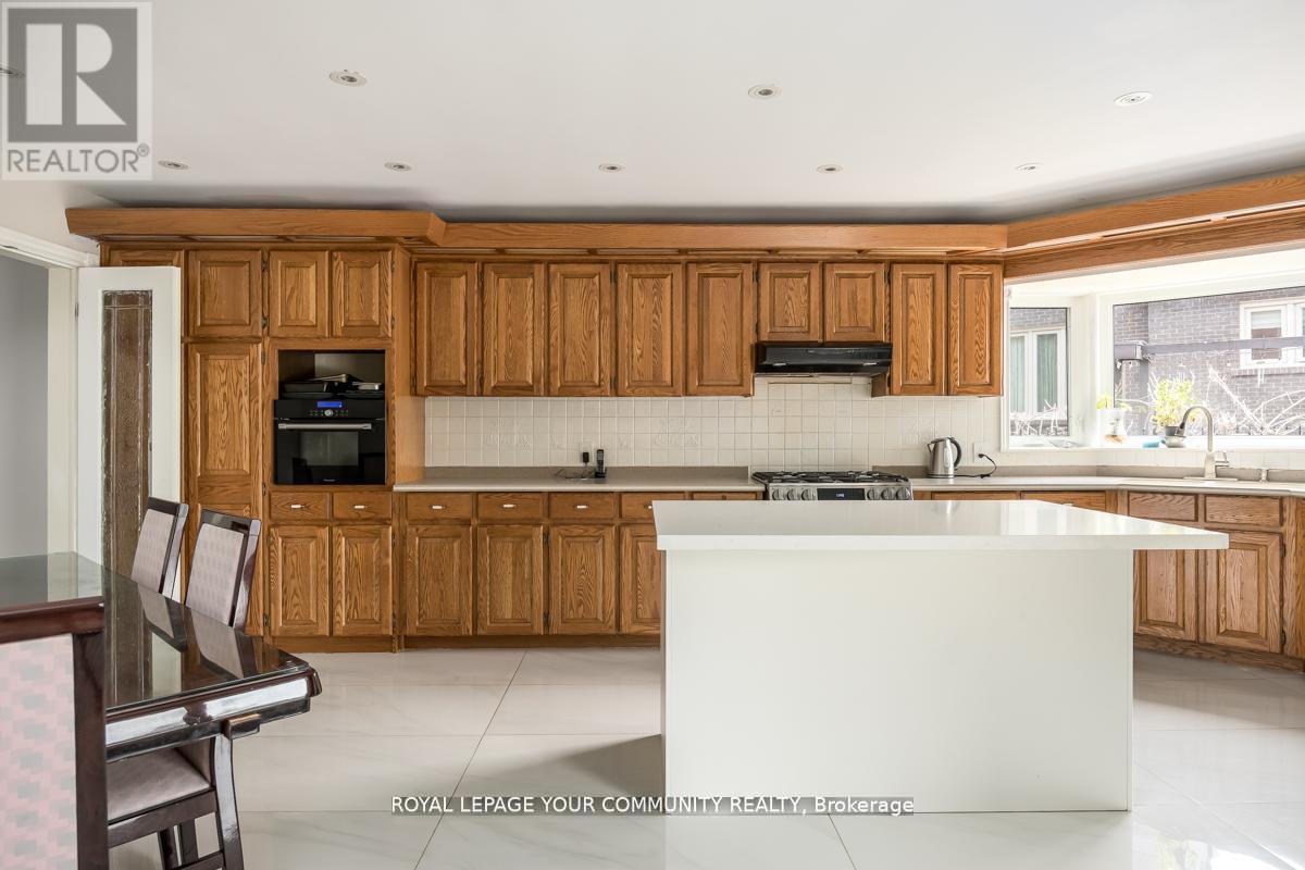 117 Hayhoe Avenue, Vaughan, Ontario  L4L 1S5 - Photo 12 - N12428432