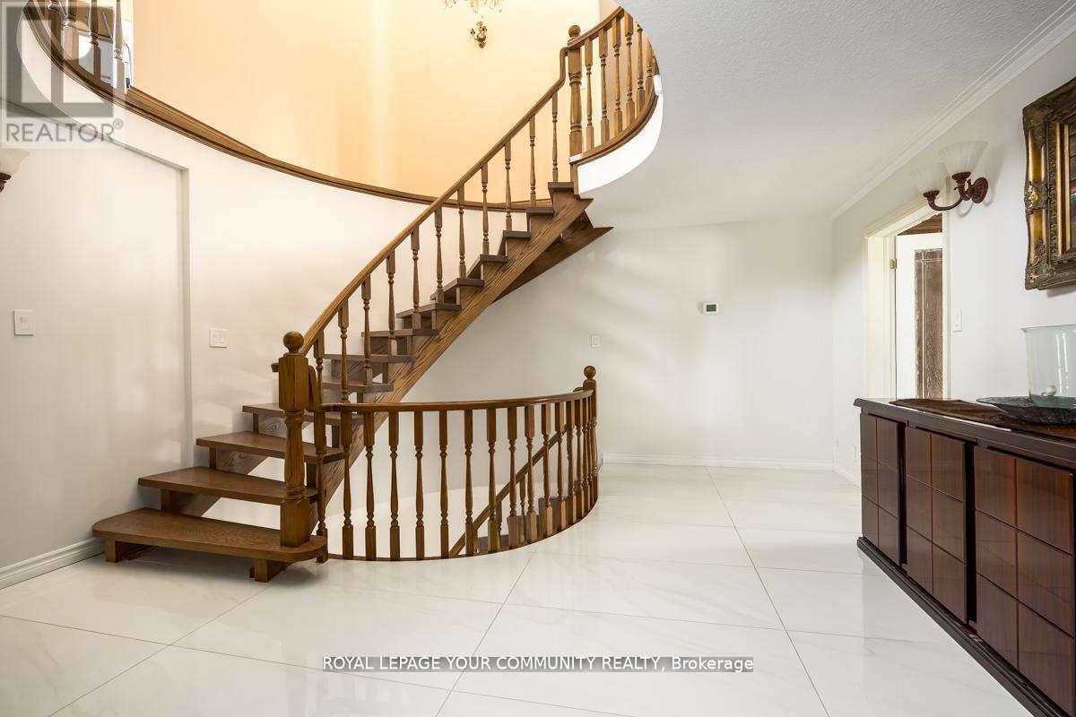 117 Hayhoe Avenue, Vaughan, Ontario  L4L 1S5 - Photo 24 - N12428432
