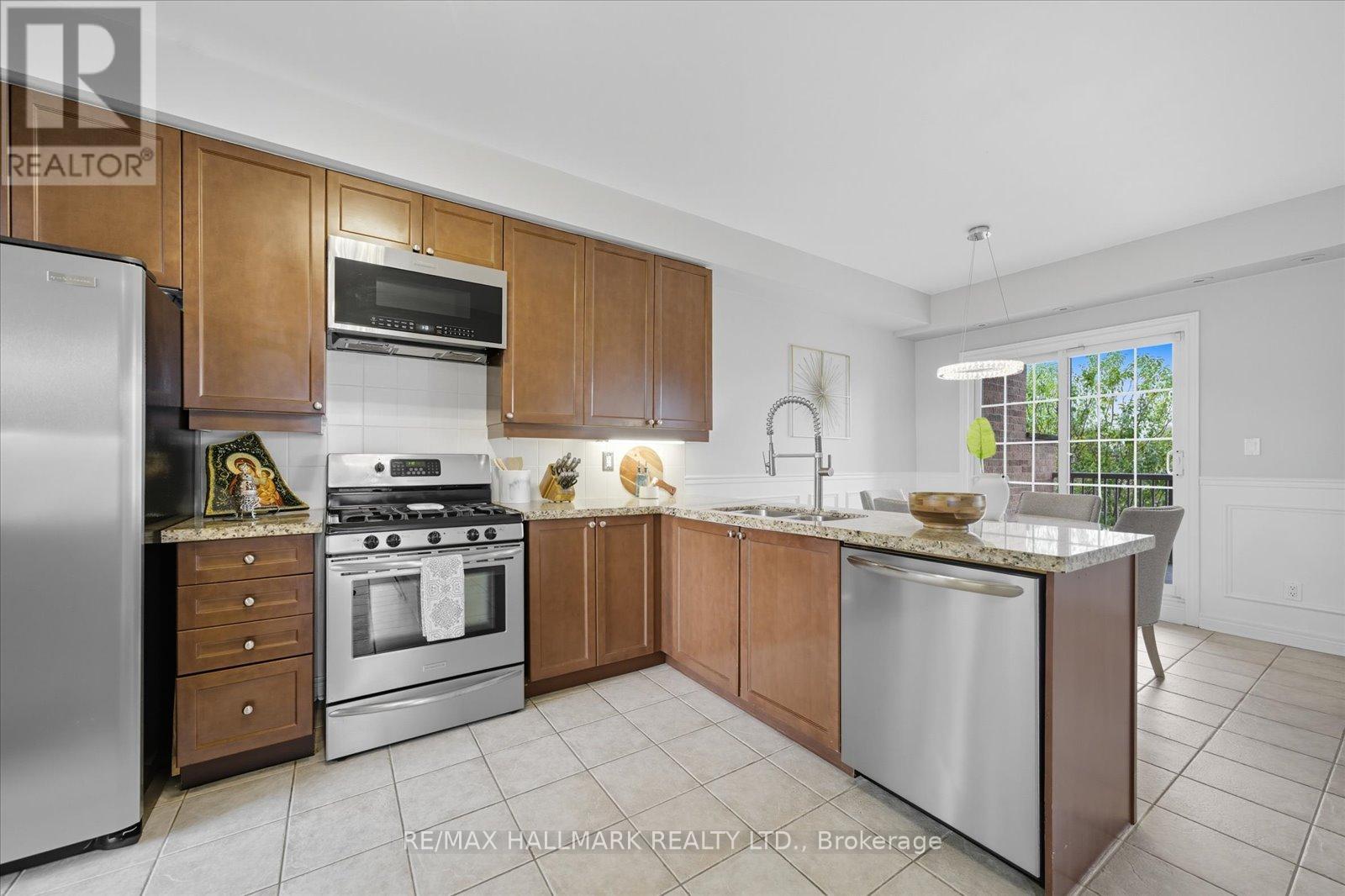 23 - 20 Greensborough Villag Circle, Markham (Greensborough), Ontario  L6E 1M4 - Photo 15 - N12428449