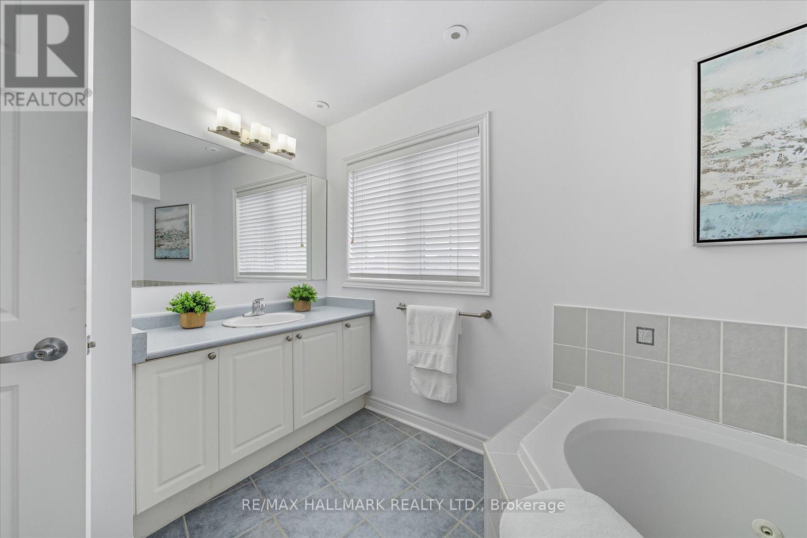 23 - 20 Greensborough Villag Circle, Markham (Greensborough), Ontario  L6E 1M4 - Photo 29 - N12428449